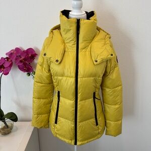 KENNETH COLE Women’s Horizontal Zip Yellow Puffer Coat Size XS